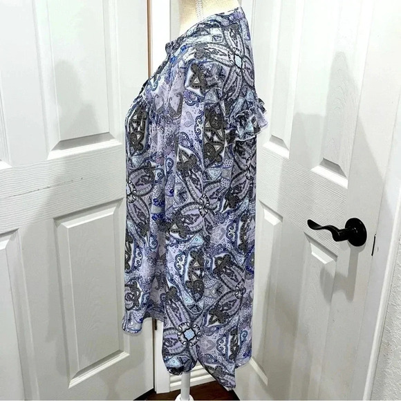 Democracy paisley 3/4 button front blouse with ruffle back in a blue/ purple - Picture 3 of 11